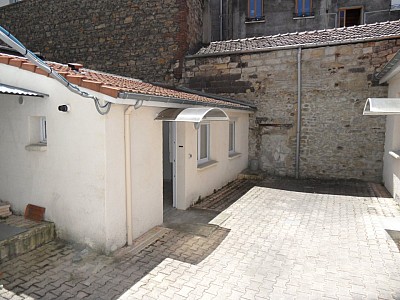 APPARTEMENT T1 A LOUER - ST ETIENNE FAURIEL - 16.07 m2 - 290 &euro; charges comprises par mois