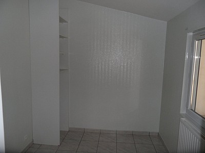 APPARTEMENT T1 A LOUER - ST ETIENNE FAURIEL - 16.07 m2 - 290 &euro; charges comprises par mois