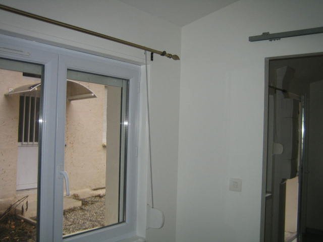 APPARTEMENT T1 A LOUER - ST ETIENNE FAURIEL - 16.07 m2 - 290 &euro; charges comprises par mois