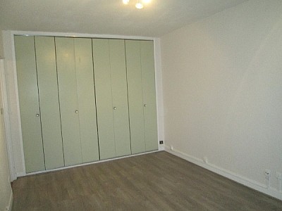 APPARTEMENT T1 A LOUER - ST ETIENNE FAURIEL - 30,16 m2 - 400 € charges comprises par mois
