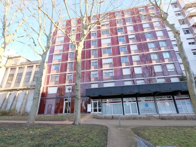 APPARTEMENT T1 A LOUER - ST ETIENNE FAURIEL - 33 m2 - 470 € charges comprises par mois