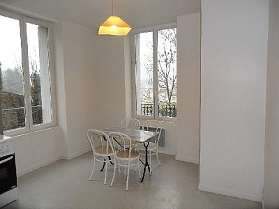 APPARTEMENT T1 A LOUER - ST ETIENNE FAURIEL - 32 m2 - 364 € charges comprises par mois