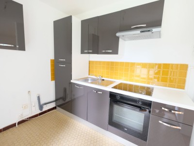 APPARTEMENT T1 A LOUER - ST ETIENNE LA MTARE - 30.33 m2 - 450 € charges comprises par mois