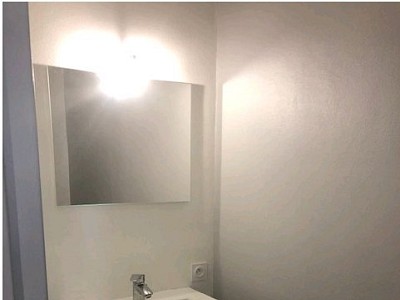 APPARTEMENT T1 A LOUER - ST ETIENNE LA MTARE - 25 m2 - 380 € charges comprises par mois