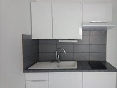 APPARTEMENT T1 A LOUER - ST ETIENNE PROCHE CHAVANELLE - 39.45 m2 - 420�&euro; charges comprises par mois