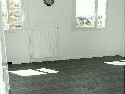 APPARTEMENT T1 A LOUER - ST ETIENNE PROCHE PARC DE L EUROPE - 31.78 m2 - 400€ charges comprises par mois