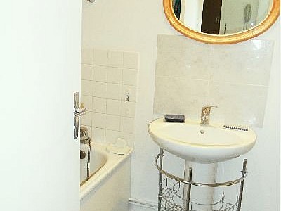 APPARTEMENT T1 A LOUER - ST ETIENNE PROCHE PARC DE L EUROPE - 31.78 m2 - 400€ charges comprises par mois