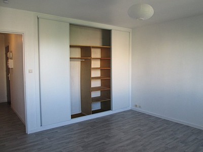 APPARTEMENT T1 A LOUER - ST ETIENNE PROXIMITE PARC DE L EUROPE - 31.78 m2 - 430€ charges comprises par mois