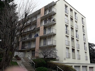 APPARTEMENT T1 A LOUER - ST ETIENNE ROND-POINT FAURIEL - 37 m2 - 365 € charges comprises par mois