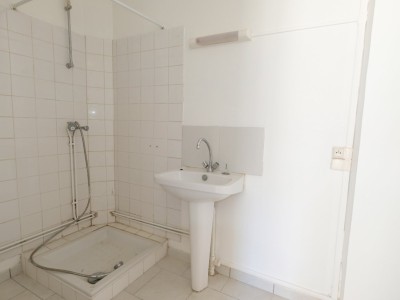 APPARTEMENT T1 A VENDRE - ST ETIENNE BADOUILLRE - 31.93 m2 - 39000€