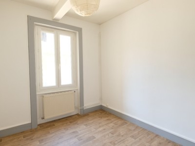 APPARTEMENT T1 A VENDRE - ST ETIENNE BADOUILLRE - 31.93 m2 - 39000€