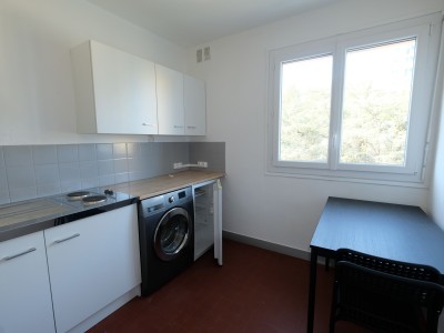 APPARTEMENT T1 A VENDRE - ST ETIENNE BERGSON - 24,33 m2 - 52000 €