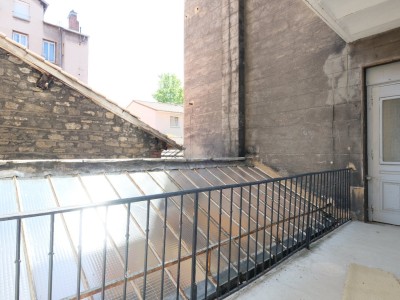 APPARTEMENT T1 A VENDRE - ST ETIENNE CHATEAUCREUX - 42.64 m2 - 49 000 &euro;