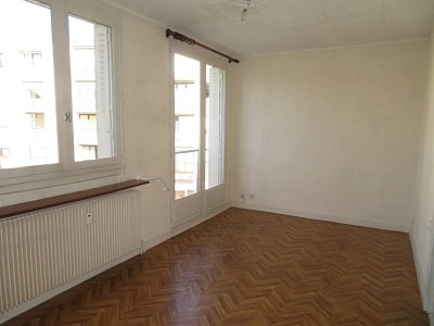 APPARTEMENT T1 - ST ETIENNE FACULTE / CENTRE DEUX - 28.49 m2 - VENDU