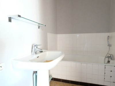APPARTEMENT T1 A VENDRE - ST ETIENNE FAURIEL - 41.99 m2 - 70000€