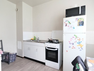 APPARTEMENT T1 A VENDRE - ST ETIENNE FAURIEL - 43 m2 - 58 000 €