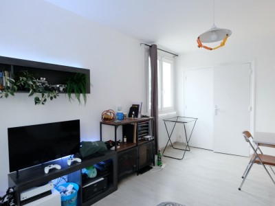 APPARTEMENT T1 A VENDRE - ST ETIENNE FAURIEL - 32.44 m2 - 39�000�&euro;