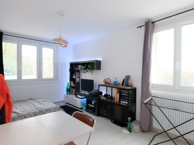 APPARTEMENT T1 A VENDRE - ST ETIENNE FAURIEL - 32.44 m2 - 39�000�&euro;