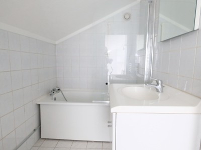 APPARTEMENT T1 A VENDRE - ST ETIENNE FAURIEL - 40 m2 - 32 000 €