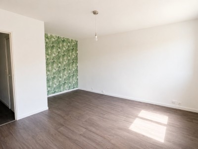 APPARTEMENT T1 A VENDRE - ST ETIENNE FAURIEL - 31.75 m2 - 49 000 &euro;