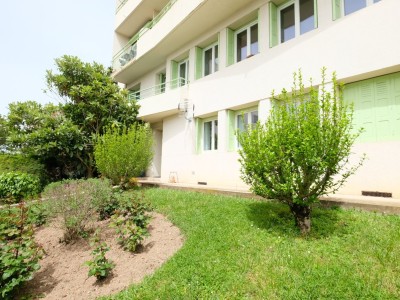 APPARTEMENT T1 A VENDRE - ST ETIENNE MONTPLAISIR - 27 m2 - 53500€