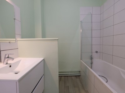 APPARTEMENT T2 A LOUER - ST ETIENNE ANATOLE FRANCE - 48.2 m2 - 450 € charges comprises par mois