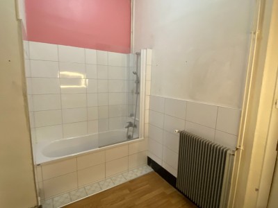 APPARTEMENT T2 A LOUER - ST ETIENNE BADOUILLRE - 80,57 m2 - 495 € charges comprises par mois