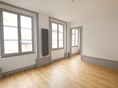 APPARTEMENT T2 A LOUER - ST ETIENNE BADOUILLRE - 48.2 m2 - 450€ charges comprises par mois
