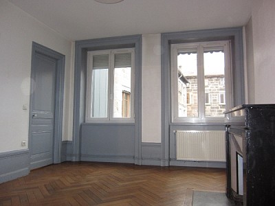 APPARTEMENT T2 A LOUER - ST ETIENNE CENTRE VILLE - 62,44 m2 - 440 € charges comprises par mois