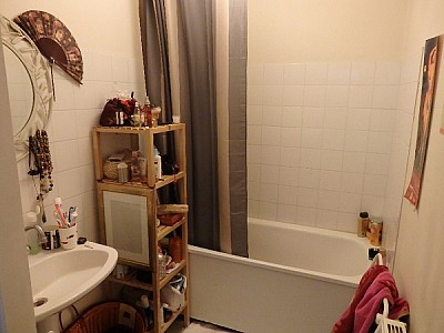 APPARTEMENT T2 A LOUER - ST ETIENNE CENTRE VILLE - 42.32 m2 - 380 € charges comprises par mois