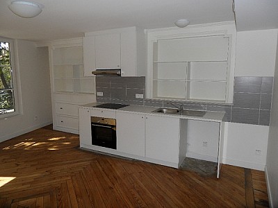 APPARTEMENT T2 A LOUER - ST ETIENNE CENTRE VILLE - 49.9 m2 - 570 € charges comprises par mois