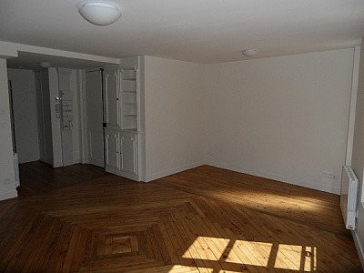 APPARTEMENT T2 A LOUER - ST ETIENNE CENTRE VILLE - 49.9 m2 - 570 € charges comprises par mois