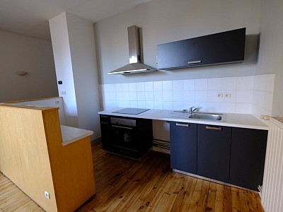 APPARTEMENT T2 A LOUER - ST ETIENNE CENTRE VILLE - 57.17 m2 - 480€ charges comprises par mois