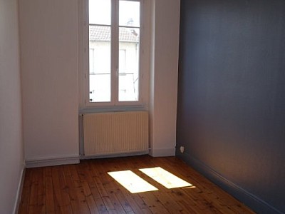 APPARTEMENT T2 A LOUER - ST ETIENNE CENTRE VILLE - 51.29 m2 - 450€ charges comprises par mois