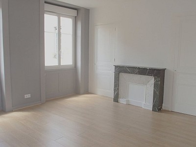 APPARTEMENT T2 A LOUER - ST ETIENNE CENTRE VILLE - 65.3 m2 - 525€ charges comprises par mois