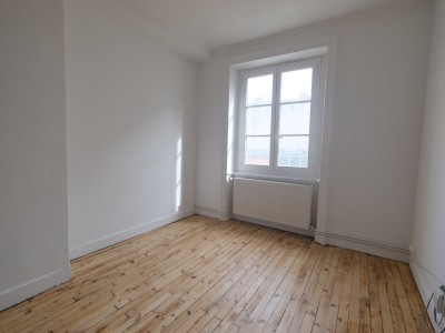 APPARTEMENT T2 A LOUER - ST ETIENNE CENTRE VILLE - 48.06 m2 - 495 € charges comprises par mois