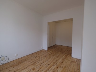 APPARTEMENT T2 A LOUER - ST ETIENNE CENTRE VILLE - 48.06 m2 - 495 € charges comprises par mois
