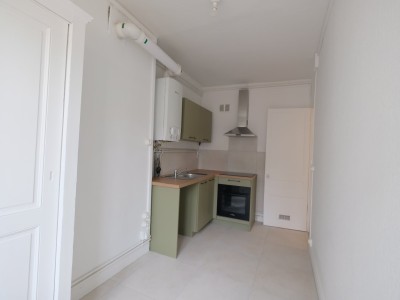 APPARTEMENT T2 A LOUER - ST ETIENNE CENTRE VILLE - 48.06 m2 - 495 € charges comprises par mois