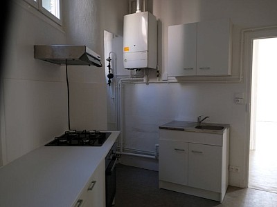 APPARTEMENT T2 A LOUER - ST ETIENNE CENTRE VILLE - 57.34 m2 - 444 &euro; charges comprises par mois