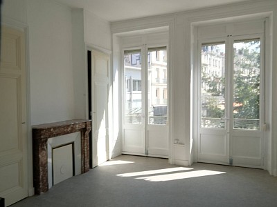 APPARTEMENT T2 A LOUER - ST ETIENNE CENTRE VILLE - 57.34 m2 - 444 &euro; charges comprises par mois