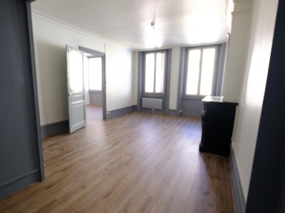 APPARTEMENT T2 A LOUER - ST ETIENNE CENTRE VILLE - 48 m2 - 415�&euro; charges comprises par mois