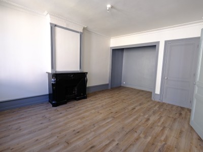 APPARTEMENT T2 A LOUER - ST ETIENNE CENTRE VILLE - 48 m2 - 415�&euro; charges comprises par mois