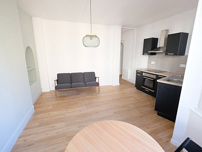 APPARTEMENT T2 A LOUER - ST ETIENNE CENTRE VILLE - 43.66 m2 - 520 € charges comprises par mois