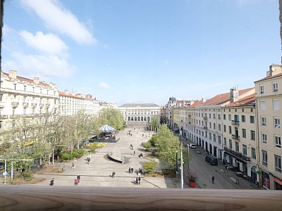HYPER CENTRE A LOUER - ST ETIENNE CENTRE VILLE - 54.46 m2 - 595€ charges comprises par mois