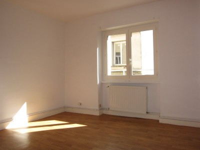 APPARTEMENT T2 A LOUER - ST ETIENNE CENTRE VILLE - 47.32 m2 - 450 € charges comprises par mois