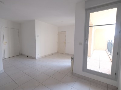 APPARTEMENT T2 A LOUER - ST ETIENNE CENTRE VILLE - 50 m2 - 525 € charges comprises par mois