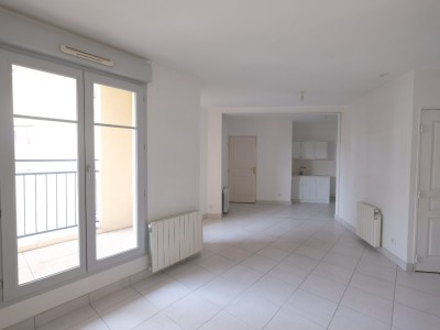 APPARTEMENT T2 A LOUER - ST ETIENNE CENTRE VILLE - 50 m2 - 525 € charges comprises par mois