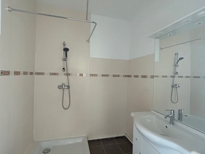 APPARTEMENT T2 A LOUER - ST ETIENNE CENTRE VILLE - 44.33 m2 - 560 € charges comprises par mois