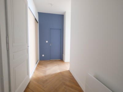 APPARTEMENT T2 A LOUER - ST ETIENNE CENTRE VILLE - 53.49 m2 - 515 € charges comprises par mois