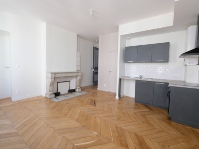 APPARTEMENT T2 A LOUER - ST ETIENNE CENTRE VILLE - 47.27 m2 - 475 € charges comprises par mois